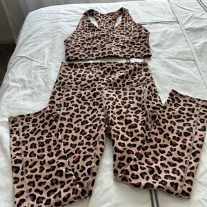 Two piece ( set ) work out leggings.